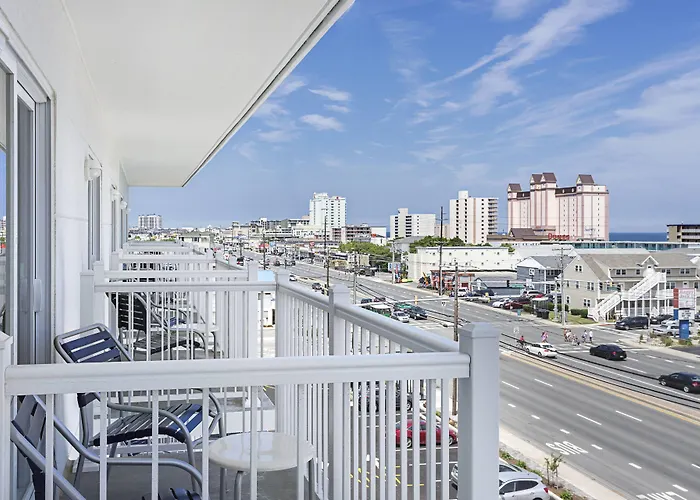 Fairfield & By Marriott Ocean 3*