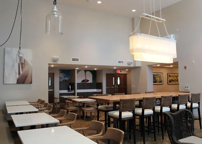 Hotel Fairfield & By Marriott Ocean