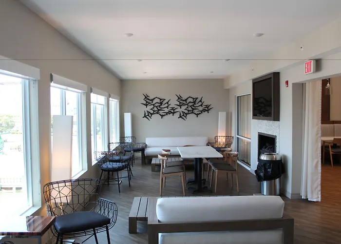 Fairfield & By Marriott Ocean 3*