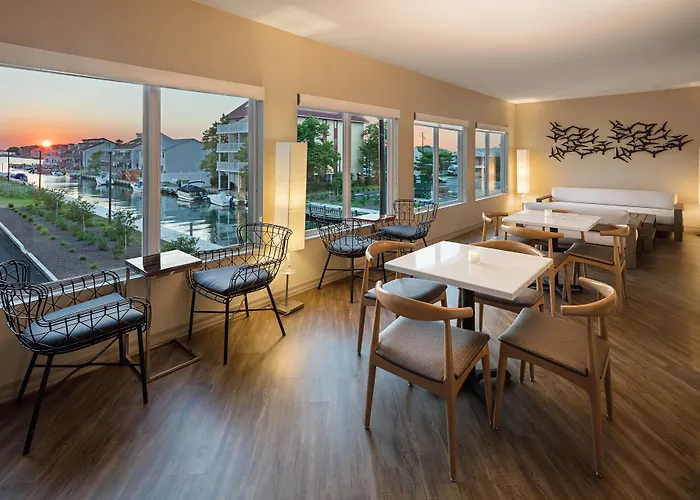 Hotel Fairfield & By Marriott Ocean
