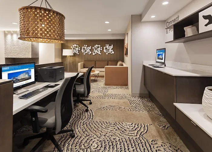 Hotel Fairfield & By Marriott Ocean 3*
